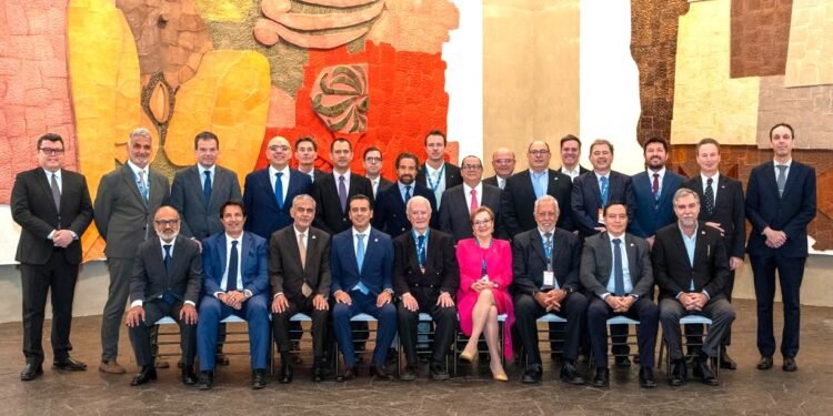 Latinoamérica quiere autos más accesibles y menos contaminantes: México se suma a acuerdo