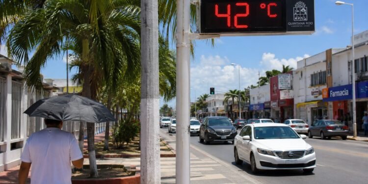 Quintana Roo se cocina bajo calor extremo; sensación térmica alcanzará hasta 42 grados