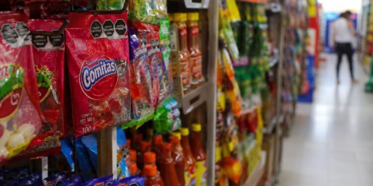Retiran colorante de dulces y bebidas en México; estas son las razones