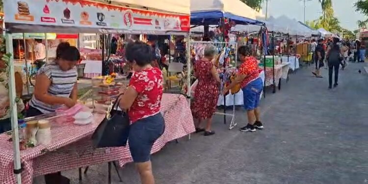 Regresa la Feria del Queso de Bola a Chetumal tras suspensión; avenida Héroes se llena de sabor