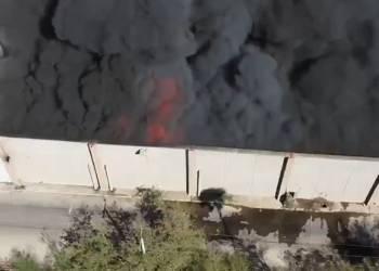 Infierno en Los Mochis: incendio arrasa Plaza Fiesta Las Palmas