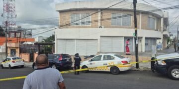 Muere hombre en plena vía pública de Chetumal; vecinos pensaron que estaba dormido