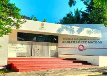 Padres de familia exigen auditoria a secundaria por uso del Programa La Escuela es Nuestra