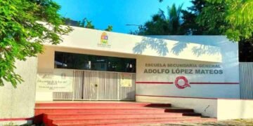 Padres de familia exigen auditoria a secundaria por uso del Programa La Escuela es Nuestra