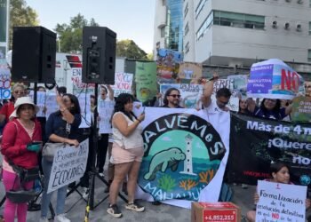 “Queremos arrecifes, no cicatrices”; protesta por Mahahual llega a Semarnat pese al freno a Perfect Day