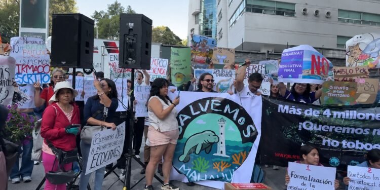 “Queremos arrecifes, no cicatrices”; protesta por Mahahual llega a Semarnat pese al freno a Perfect Day