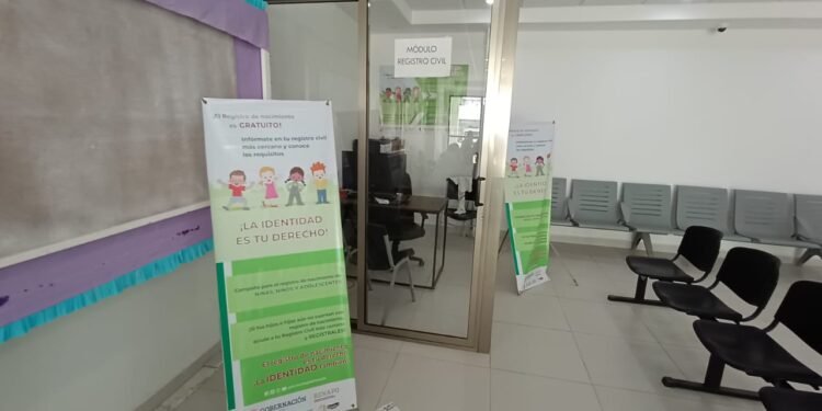 Si no puedes salir de casa, RENAPO planea llevarte la CURP biométrica. Esto plantea