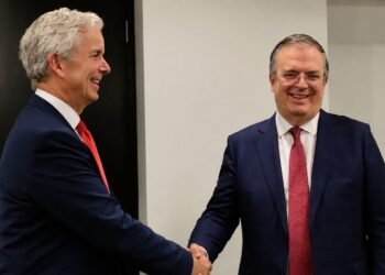 EU y México concluyen primera ronda del T-MEC; Washington pone la mira en autos y déficit comercial