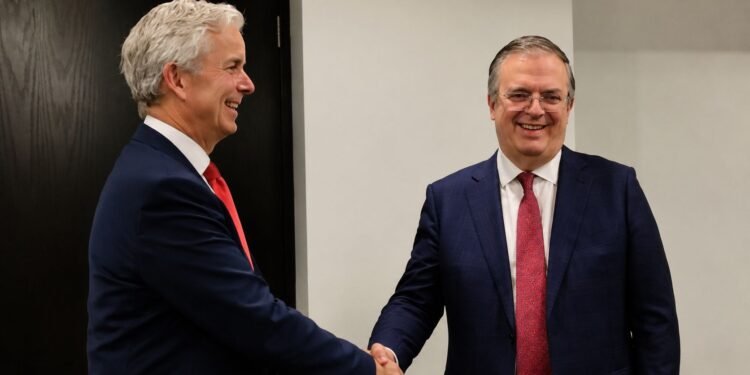 EU y México concluyen primera ronda del T-MEC; Washington pone la mira en autos y déficit comercial