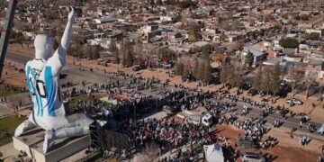 Messi tiene un nuevo récord fuera de la cancha: una estatua gigante en la Patagonia