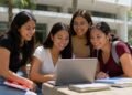 Ya salió el padrón de becas para mujeres universitarias; así puedes consultarlo