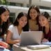 Ya salió el padrón de becas para mujeres universitarias; así puedes consultarlo