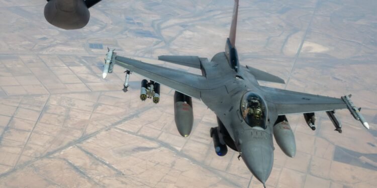 EU bombardea objetivos en Irán tras ataque a un buque en el estrecho de Ormuz