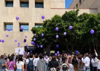 Entre globos morados y aplausos; así despidieron a una pequeña ARMY que donó sus órganos