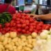 Jitomate, papa y chile siguen presionando el bolsillo; Gobierno anuncia acuerdo para bajar precios