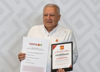 Rafael Marín Mollinedo entra a la contienda interna de Morena; formaliza su registro rumbo a 2027