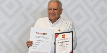 Rafael Marín Mollinedo entra a la contienda interna de Morena; formaliza su registro rumbo a 2027