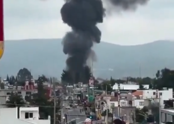 Explotan cuatro pipas de gas en Puebla; evacúan a más de 2 mil en escuelas y viviendas