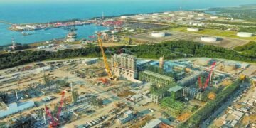 Refinería Olmeca supera incidente operativo; Pemex descarta riesgos para la población