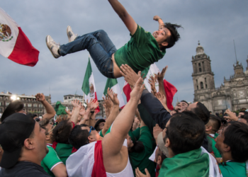 ¿Quiere volar? Gobierno pide evitar juegos peligrosos en el México vs Inglaterra