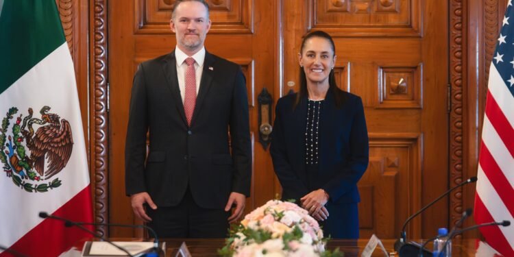 Sheinbaum reporta avance en revisión de T-MEC en reunión con representante comercial de EU