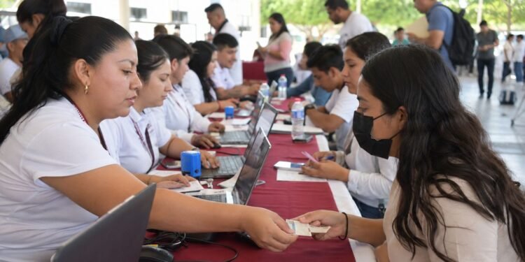 ¡Atención jóvenes! Comienza la entrega de tarjetas del Banco del Bienestar; consulta cuándo y dónde recoger la tuya