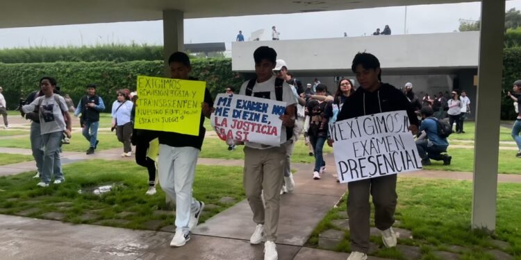 ¡Revienta la crisis en la UNAM! Exigen repetir el examen tras presunta trampa masiva