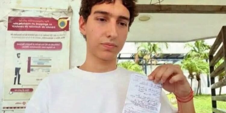 Trabajaba para pagar la universidad y terminó con una multa de 120 mil pesos; estudiante denuncia que le tendieron una trampa en Veracruz