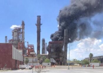 Producción de combustóleo en Cadereyta alcanza su mayor nivel desde 2004, lo que significa mayor contaminación