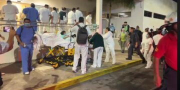 Una noche de emergencia en el IMSS: fuego obliga a evacuar a 300 pacientes