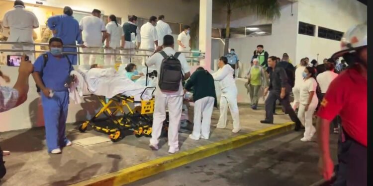 Una noche de emergencia en el IMSS: fuego obliga a evacuar a 300 pacientes