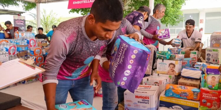 Quintana Roo envía primer cargamento de ayuda humanitaria a Venezuela desde Chetumal