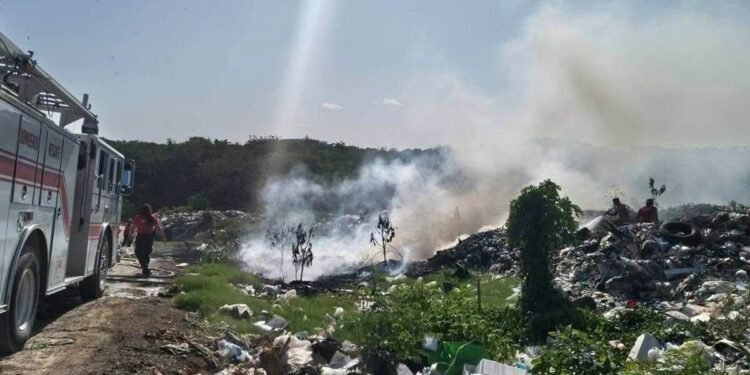 ¿Qué está pasando en el basurero de Chetumal? El fuego vuelve a desatar la emergencia