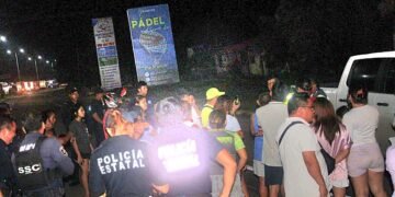 ¿Hasta cuándo CFE? Bloquean carretera en Bacalar por fallas en energía eléctrica