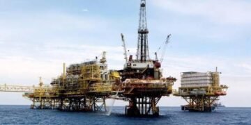 Piratería golpea de nuevo a Pemex; comando armado saquea plataforma en Ku Maloob Zaap