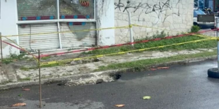 El suelo se abre en Chetumal: tres viviendas, bajo amenaza