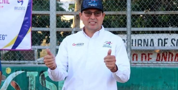 Detienen en Estados Unidos a exfuncionario de Rocha Moya, con 111 mil pastillas de fentanilo