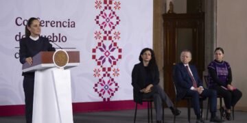 Sheinbaum formaliza envío de reforma sobre doble nacionalidad; llega a Diputados