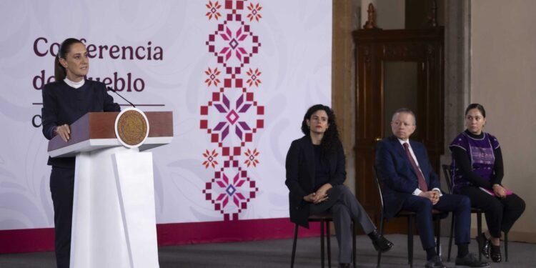 Sheinbaum formaliza envío de reforma sobre doble nacionalidad; llega a Diputados