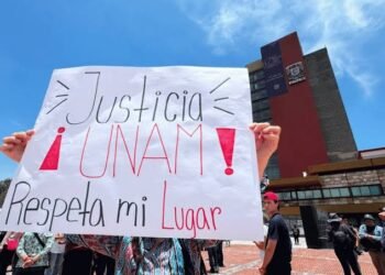 ¿Perderán su lugar? Aspirantes aceptados demandan a la UNAM por repetir examen