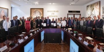 ¿Qué pasará con la gasolina? Sheinbaum renueva acuerdo con gasolineros