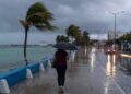 ¡No guardes el paraguas! Nueva onda tropical amenaza con más lluvias; así estará el clima en Quintana Roo