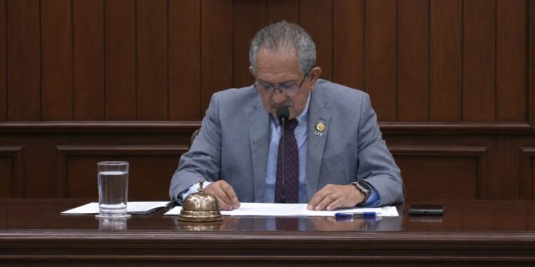 Avalan por unanimidad licencia de Rocha Moya; Congreso prepara relevo interino