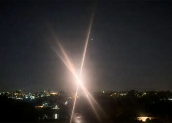 ¿“Guerra tecnológica” en la frontera? EU usa un láser por primera vez para derribar tres drones ligados a cárteles