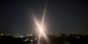 ¿“Guerra tecnológica” en la frontera? EU usa un láser por primera vez para derribar tres drones ligados a cárteles