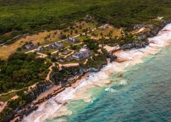 México enamora a los viajeros; Tulum encabeza ranking mundial de felicidad