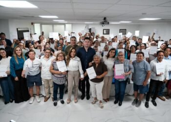 Adiós a una deuda injusta: 100 familias de Quintana Roo reciben certeza sobre sus viviendas