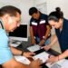 Un papel que da tranquilidad; familias de Chetumal y Xcalak aseguran su patrimonio y reciben títulos de propiedad