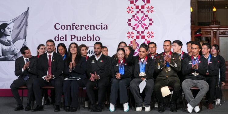 ¿Tu medalla valdrá más? Sheinbaum anuncia aumento de becas y estímulos por cada presea