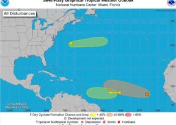 ¿Huracán a la vista? Vigilan tres zonas de baja presión en el Atlántico; una alcanza 60%